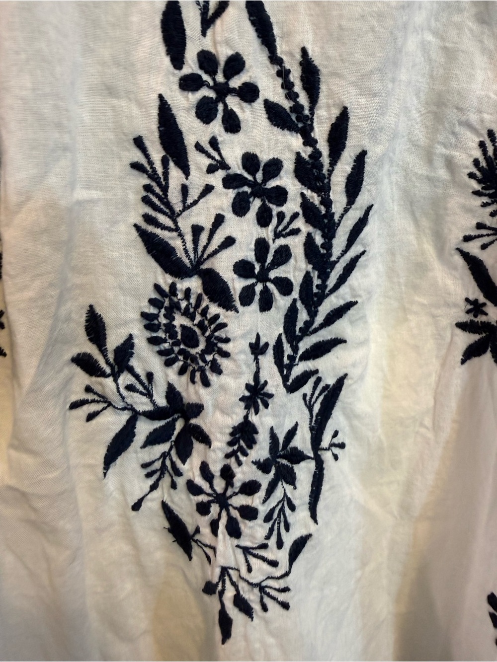 Solitaire 1X White Tunic with Black Embroidery Boho Romantic Floral Dressy - Picture 4 of 17